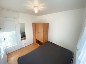 私人房间 正在以 £890 的月租出租，其位于 London, Westbridge Road