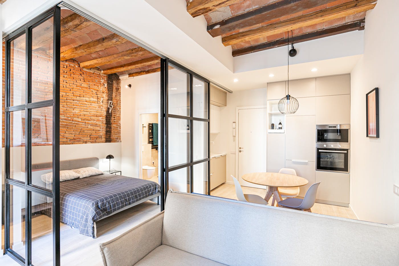 Apartment for rent for €1,350 per month in Barcelona, Carrer del Comte Borrell