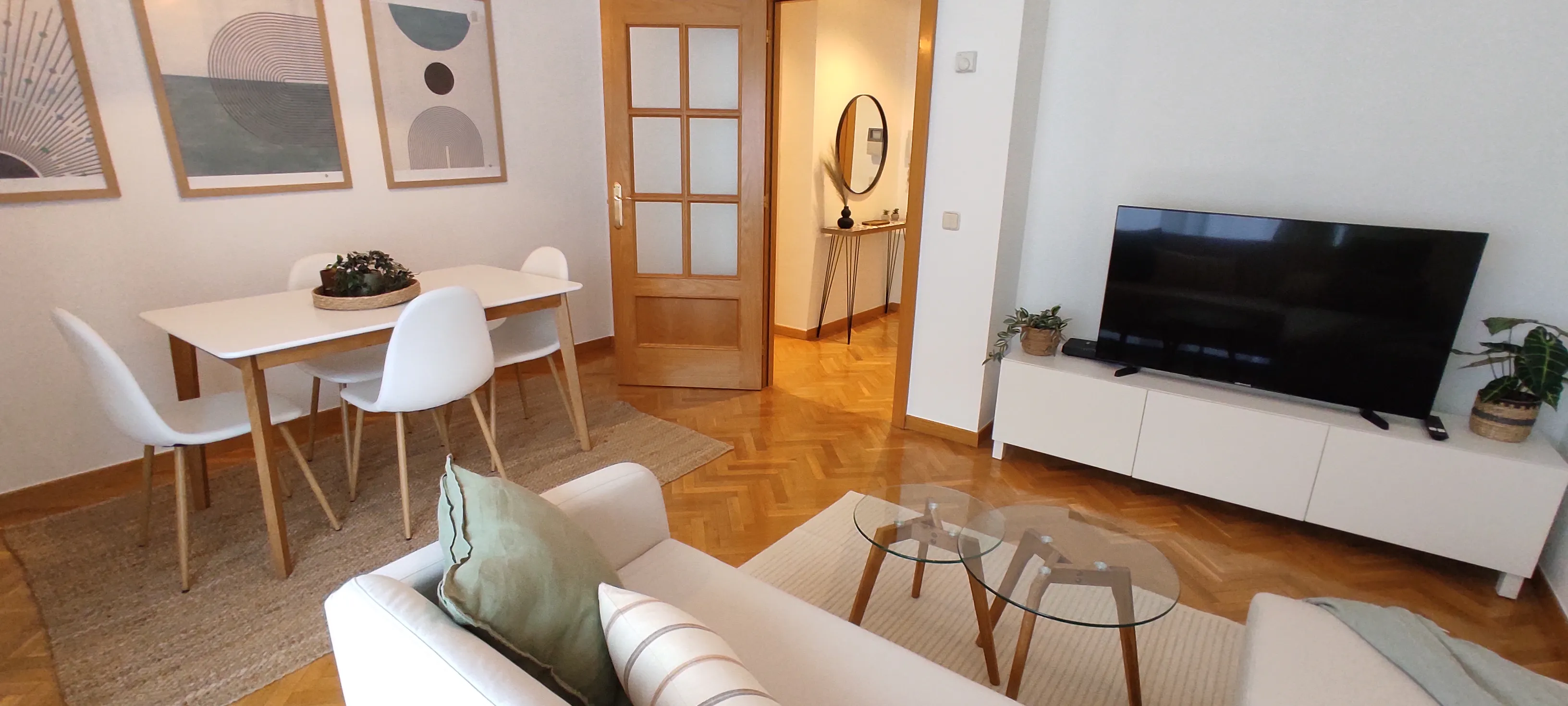 1-Bedroom Apartment in Calle de Servator, Madrid (1485042) ROOM 1