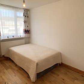 Private room for rent for €1,155 per month in London, Hassett Road