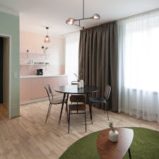 Apartment for rent for €2,400 per month in Linz, Untere Donaulände