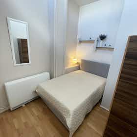 Отдельная комната сдается в аренду за 890 £ в месяц в London, Finborough Road