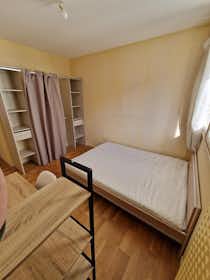 私人房间 正在以 €380 的月租出租，其位于 Joué-lés-Tours, Rue Gamard