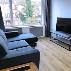 Appartement à louer pour 1 680 €/mois à Rotterdam, Hogenbanweg