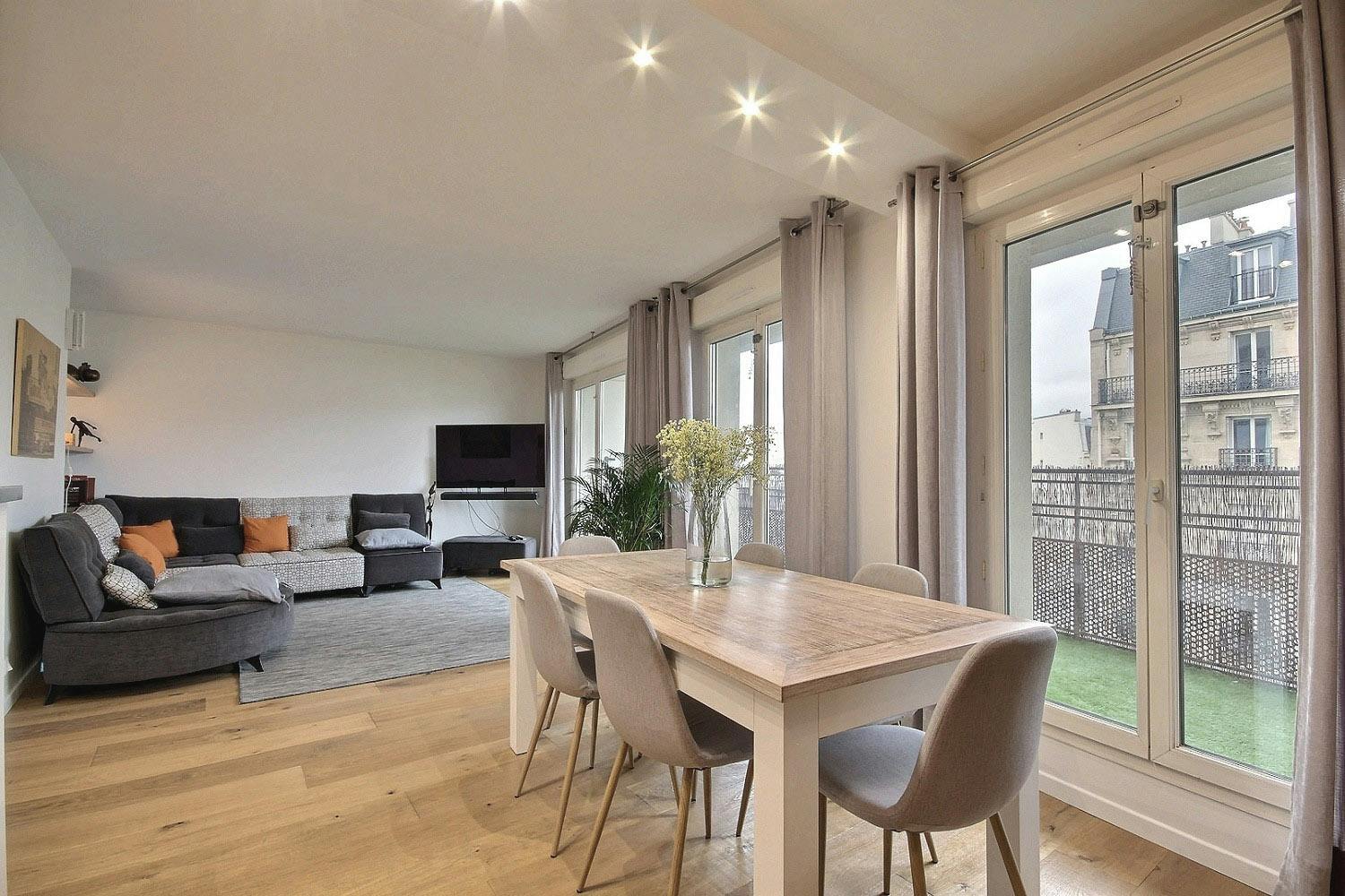 Apartment for rent for €2,704 per month in Paris, Avenue de Clichy