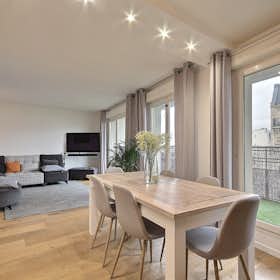 Apartment for rent for €2,704 per month in Paris, Avenue de Clichy