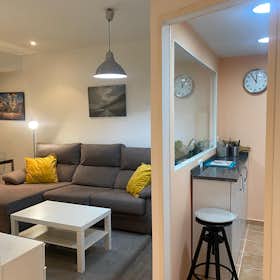 Apartment for rent for €1,850 per month in Madrid, Calle de los Reyes Magos
