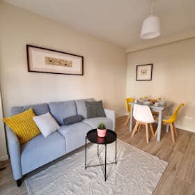Apartment for rent for €2,726 per month in Madrid, Calle del Fósforo