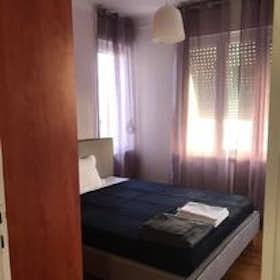 Private room for rent for €400 per month in Athens, Ippokratous