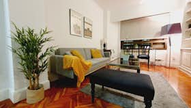 Apartment for rent for €1,750 per month in Madrid, Calle de Carlota O'Neill