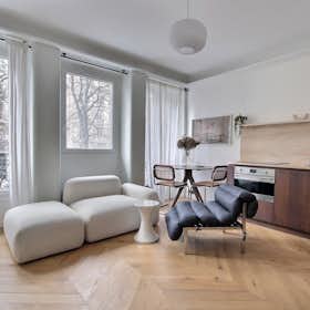 Apartment for rent for €2,332 per month in Paris, Avenue Mac Mahon