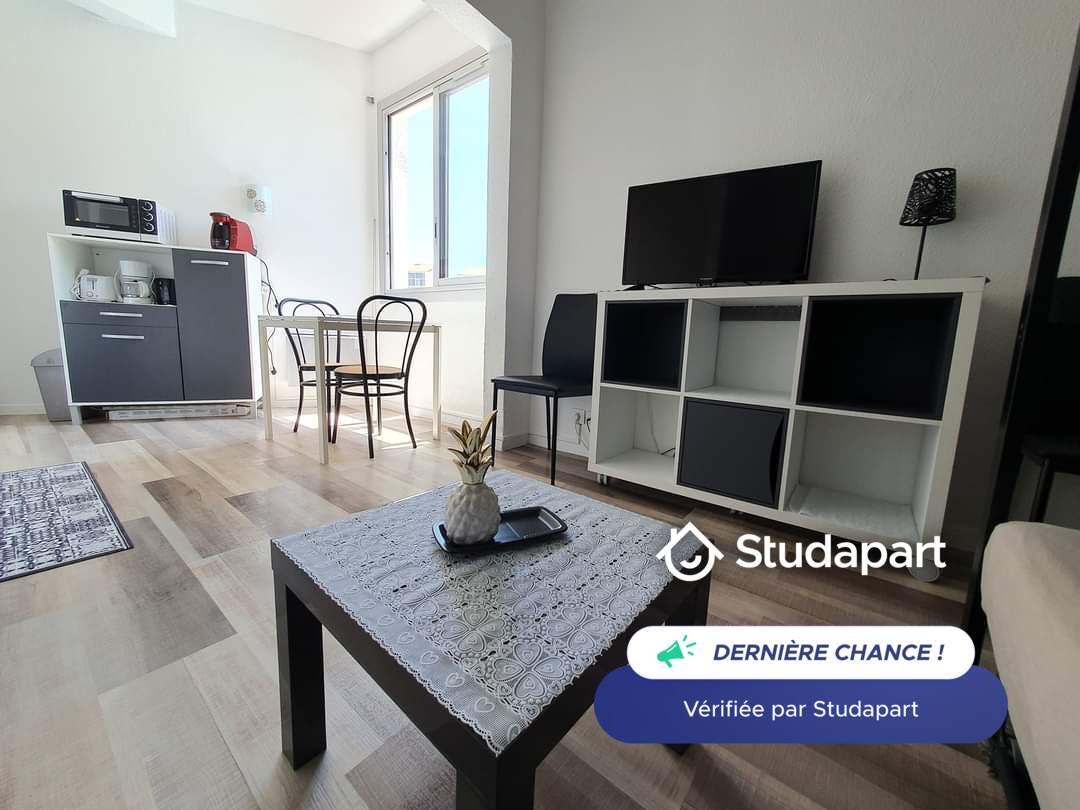 Wohnung zu mieten für 820 € pro Monat in La Rochelle, Avenue du Lazaret