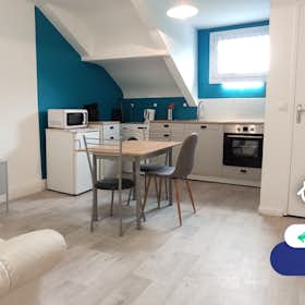 Apartment for rent for €600 per month in Dijon, Rue Courtépée