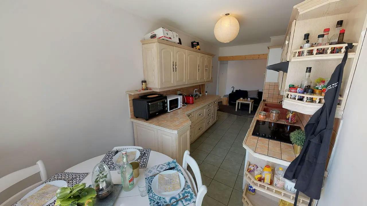 Private room for rent on Rue des Trois Pierres, Lyon - Plus