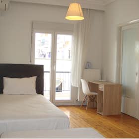 Отдельная комната сдается в аренду за 400 € в месяц в Thessaloníki, Marasli