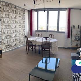 Apartment for rent for €345 per month in Troyes, Boulevard Jules Guesde