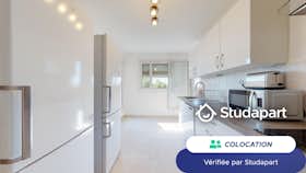 Private room for rent for €594 per month in Aix-en-Provence, Boulevard des Vignes-de-Marius