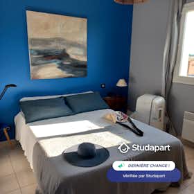 Отдельная комната сдается в аренду за 450 € в месяц в Aspiran, Rue de la Clairette