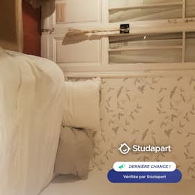Private room for rent for €450 per month in Bordeaux, Rue de Vincennes