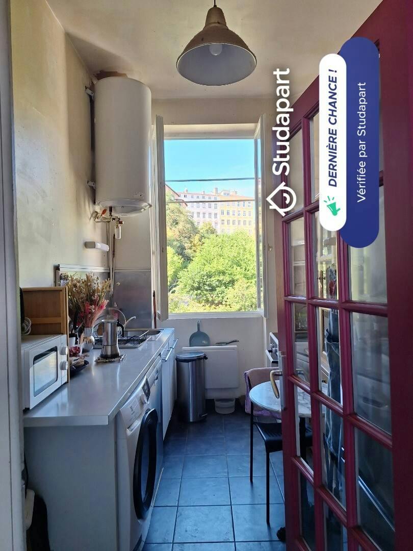 Private room for rent on Rue Imbert Colomès, Lyon - Vue 4