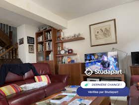 Privé kamer te huur voor € 335 per maand in Mulhouse, Rue de Brunstatt
