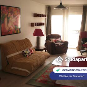 Apartment for rent for €750 per month in Bordeaux, Rue Ambroise