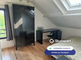 Private room for rent for €540 per month in Romainville, Rue Pierre Curie
