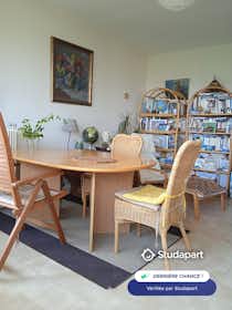 Отдельная комната сдается в аренду за 350 € в месяц в La Rochelle, Rue Edmé Bouchardon
