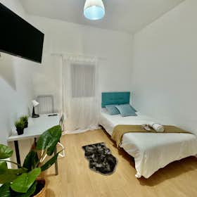 Private room for rent for €650 per month in Barcelona, Carrer del Comte d'Urgell