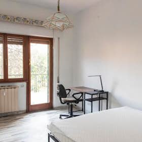 Отдельная комната сдается в аренду за 620 € в месяц в Rome, Via dei Radiotelegrafisti