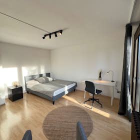 WG-Zimmer for rent for 850 € per month in Neubiberg, Tizianstraße