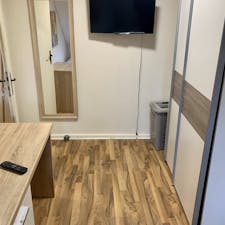 Privé kamer for rent for € 590 per month in Offenbach, Austraße