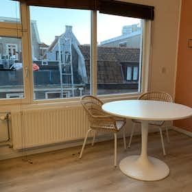 公寓 正在以 €650 的月租出租，其位于 Utrecht, Kalverstraat