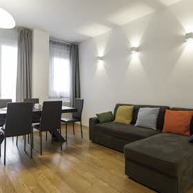 Apartment for rent for €3,436 per month in Milan, Corso 22 Marzo