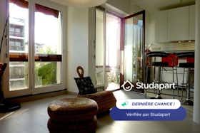 Appartement te huur voor € 998 per maand in Annecy, Rue Henry Bordeaux