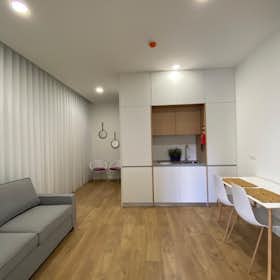 Studio for rent for €1,100 per month in Porto, Rua de Raúl Dória