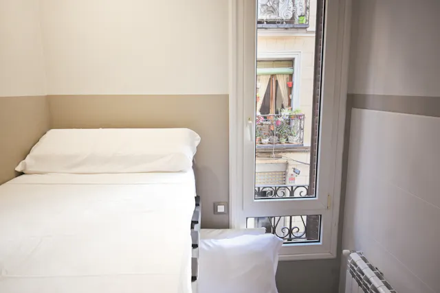 3-Bedroom Apartment in Calle de la Paloma, Madrid (1486367) room image 40