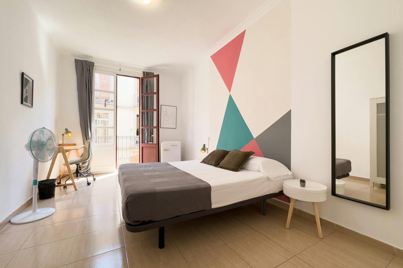 共用房间 正在以 €820 的月租出租，其位于 Barcelona, Carrer de Ferran