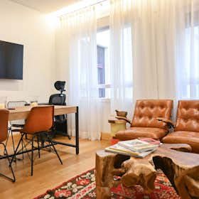 Apartment for rent for €2,400 per month in Madrid, Calle de Zurbano