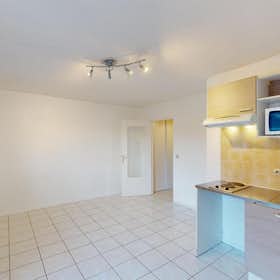 Apartament de închiriat pentru 490 EUR pe lună în Sassenage, Rue de l'Ovalie