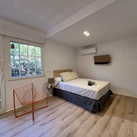 Studio for rent for €1,100 per month in Madrid, Calle de Alfonso Fernández Clausells