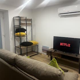 Appartement te huur voor € 1.000 per maand in Maia, Rua Manuel da Silva Cruz