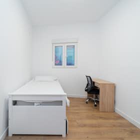 WG-Zimmer for rent for 550 € per month in Madrid, Calle de Tracia