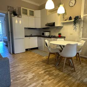 Apartment for rent for €2,180 per month in Milan, Via Donatello
