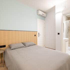 Private room for rent for €860 per month in Barcelona, Carrer del Consell de Cent