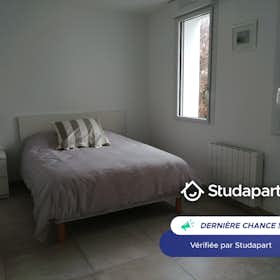 Privé kamer te huur voor € 500 per maand in La Roche-sur-Yon, Impasse de la Baudrenière