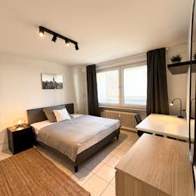 Chambre privée for rent for 850 € per month in Unterhaching, Von-Stauffenberg-Straße