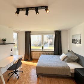 Private room for rent for €850 per month in Unterhaching, Von-Stauffenberg-Straße