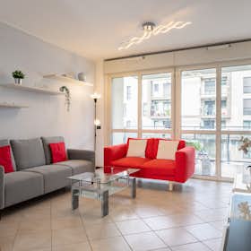 Apartment for rent for €3,500 per month in Milan, Via del Futurismo