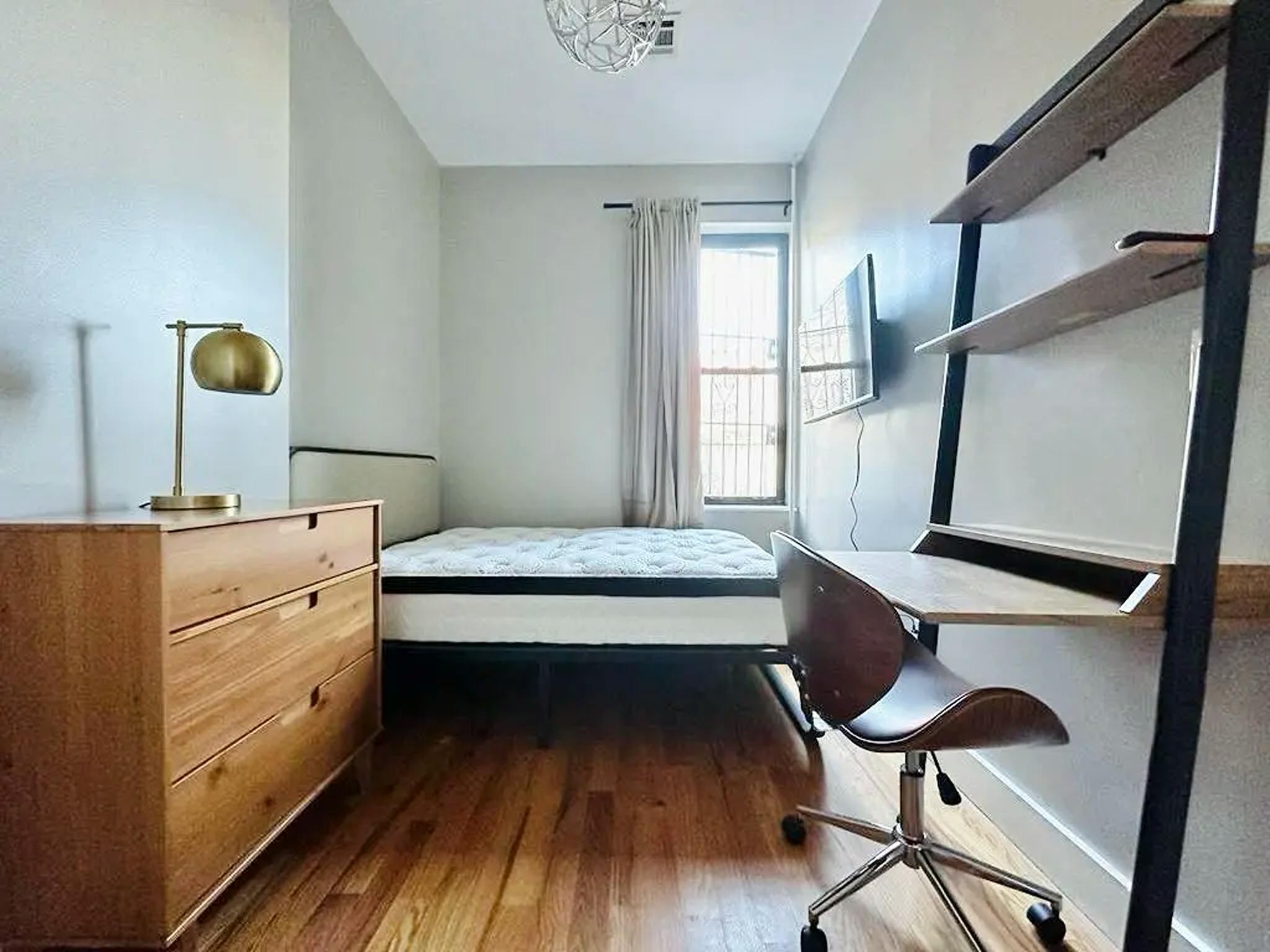 Stanza privata in affitto a $1,070 al mese a Brooklyn, Menahan St